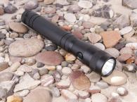 Ручной светодиодный фонарь Elektrostandard Discoverer 7 от батареек 290х46 300 лм 4690389034299